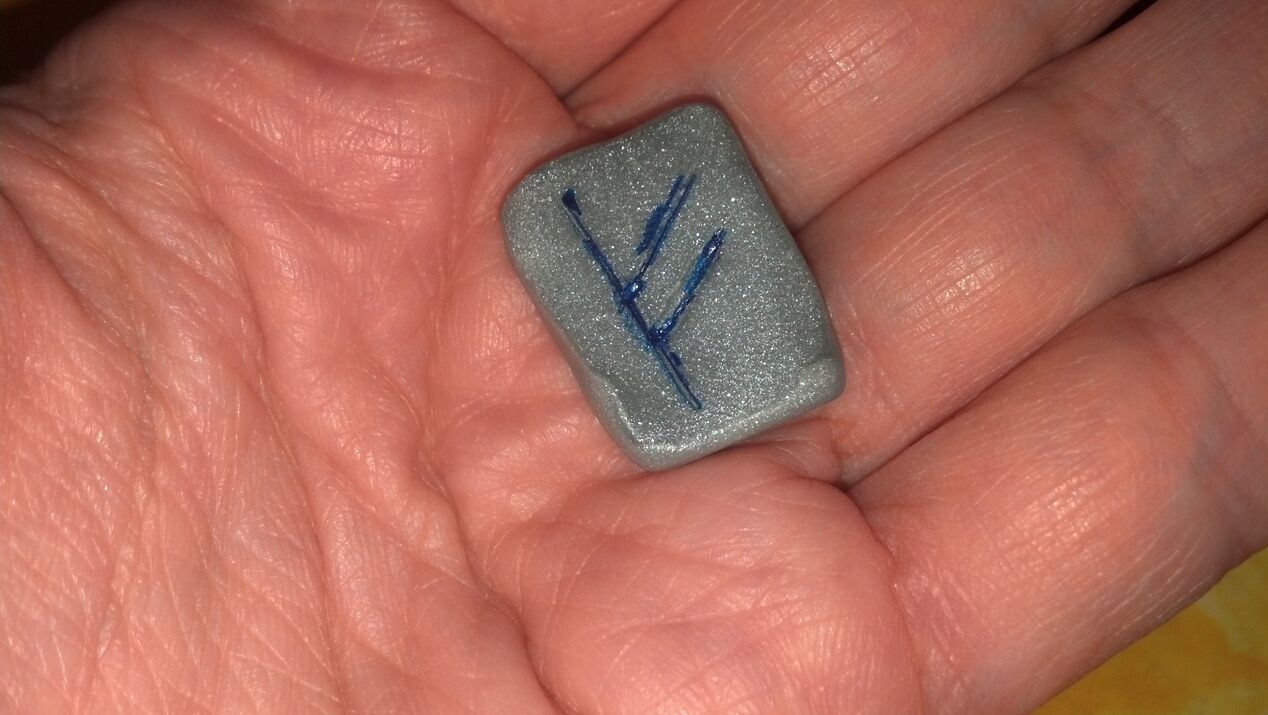 Amuleto runico per attirare ricchezza